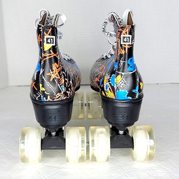 Skates - Picture 4 of 7